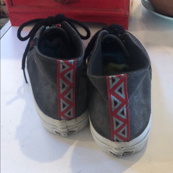 Mid-rise Vans. - Picture 2 of 4